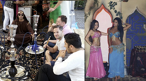 Een slang om de nek van de gasten laaten hangen